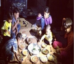 اللاجئون السوريون في الأردن يصومون رمضان وسط الدموع وقسوة النزوح