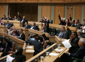 النواب يتمسك برد استقلال القضاء