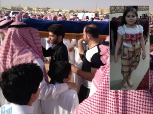 بالصور.. تشييع ودفن الطفلة "إسراء" ضحية الخادمة الإثيوبية