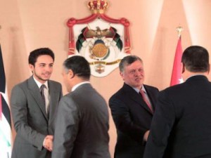 الملك يقيم مأدبة إفطار لكبار المسؤولين