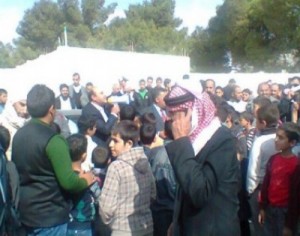 وقفات احتجاجية تطالب بعدم رفع الأسعار ومقاطعة الانتخابات البلدية