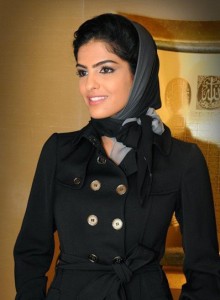 زوجة الوليد بن طلال بالحجاب .. شاهد الصور