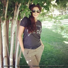 بالصور والفيديو .. اليسا تستجم على المسبح في جبال لبنان