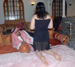 مداهمة شقة دعارة يديرها مواطن وزوجته في الجبيهة