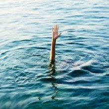 مقتل شخص بمشاجرة ووفاة آخر غرقاً