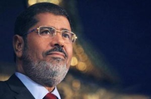 مرسي لقاضي التحقيق: لن أحاكم إلا وفقاً للدستور.. وأنا الرئيس