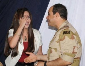 انباء عن مقتل السيسي وتمرد كبير بين كبار ضباط الجيش المصري