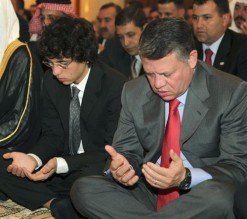 الملك يدعو إلى نبذ خطاب العنف الطائفي والفرقة المذهبية والفكر الزائف