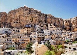 المعارضة تستولي على معلولا شمال دمشق