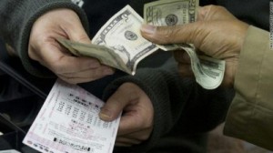 بسبب سقف الديون .. سي ان ان : الولايات المتحدة تتعرض لأزمة مالية خانقة .. رواتب الموظفين ستتوقف