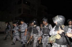 الدرك يفض إعتصام المتعطلين عن العمل في معان بالقوة وإغلاقات وسط المدينة .. تحديث