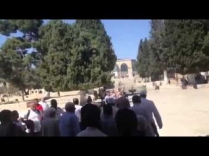 طرد وزير أردني ومسؤول فلسطيني من الاقصى..