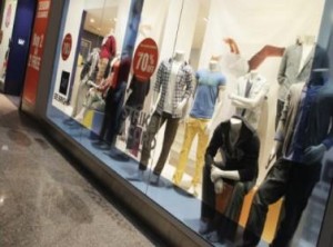 رفع الاسعار الجمركية على الملابس 20 %..ورسوم على تصدير الغنم