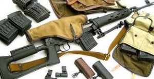 أسلحة وذخائر في سيارة مجموعة تنوي القتل أمام محكمة