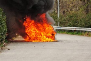 حرق مركبة النائب شادي العدوان