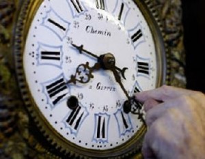 الدوام الساعة الثامنة والنصف