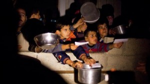 شهادات قاسية.. فلسطينيو "اليرموك" المحاصرون يأكلون لحوم القطط والكلاب والحمير