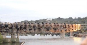 تفجير جسر يربط بين العراق والأردن