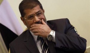 أول فيديو للرئيس المعزول محمد مرسي من مقر احتجازه (شاهدوه)