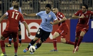 سواريز يرفض مبادلة قميصه مع لاعبينا