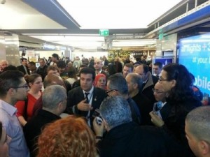 صور- حالة رعب تنتاب 98 راكبا في اسطنبول بسبب خلل في "الملكية الاردنية"!