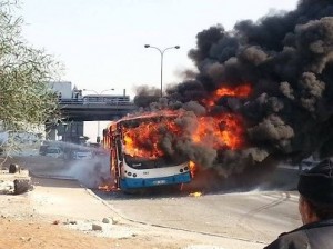 احتراق حافلة على اوتستراد عمان - الزرقاء .. ولا صابات - صور وفيديو