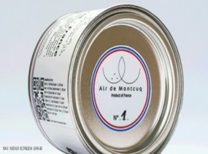 شاب يبيع هواء بلدته في علب.."مشروع راح يعجب النسور"