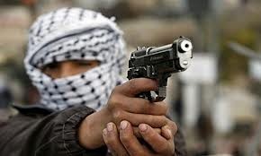 رجل يقتل خاله ويطلق النار على نفسه بالمفرق !!