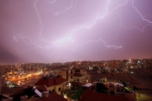 حالة "قوية" من عدم الاستقرار بمقدمة منخفض جوي مُرتقب اعتباراً من مساء .. اقرأوا التفاصيل