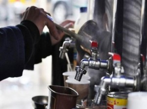 وقف تجديد ترخيص كافتيريات القهوة السائلة