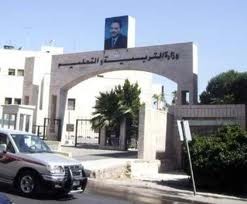 (التربية) رفضت تسجيل ابن دبلوماسي بطريقة مخالفة