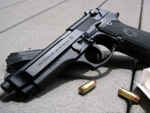 الرصيفة: أطلق النار على نفسه واتهم صاحب مركبة تكسي بالاعتداء