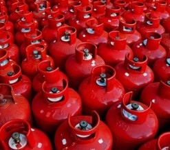 حيدر الزبن : سأقف على خروج شحنة اسطوانات الغاز جرة جرة ..