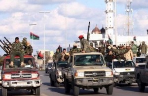 قائد القوات البرية والبحرية الليبية السابق يعلن تجميد الحكومة والمؤتمر الوطني