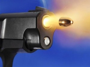 طالب توجيهي يطلق النار على نفسه