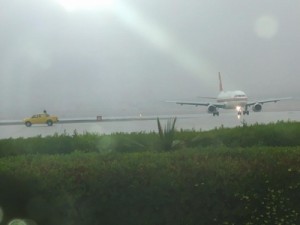 بالصور...سقوط مطري كثيف في العقبة ..وحالة طوارىء قصوى بين كوادر السلطة