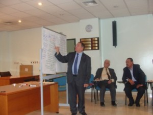 انطلاق مشروع بناء قدرات اعضاء المجالس المحلية ومستشفى الاستقلال يحتضن المحاضرات