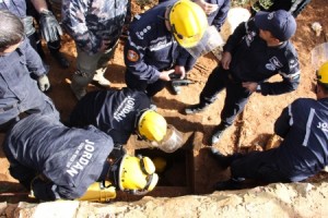 وفاة عامل اثر سقوطه في حفرة عميقة في البلقاء ...و استخراج الجثة استغرق 3ساعات