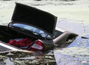 غرق مخلّص وسيارته في ميناء العقبة