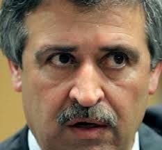 القطامين يتعرض للاعتداء ويخرج بحراسة امنية