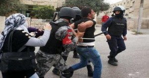 بالصور .. هكذا فض الدرك اعتصام "النواب" .. واصابات نقلت للمستشفى الاسلامي !!