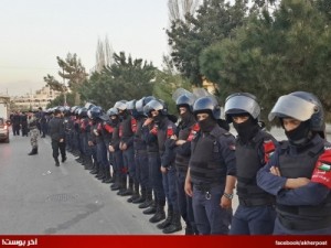 بالصور : نشطاء 24 اذار بعد تعذر وصولهم للداخلية ..يحطون رحالهم على دوار فراس/ تحديث