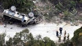 بــالـاسـمـاء..وفاة 4 من افراد حرس الحدود واصابة 4 اخرين بتدهور حافلة عسكرية في بني كنانة