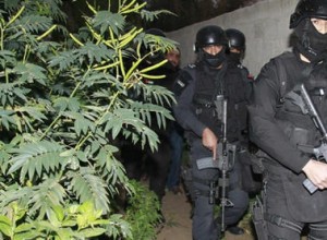 استشهاد رجل أمن أصيب بمداهمة في الشونة الجنوبية