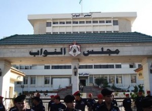 أطباء أمام النواب للإفراج عن زميلهم" الطبيب نايف لافي"