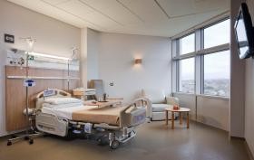 متمارض يحجز سويت بمستشفى خاص للقاء عشيقته