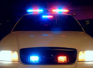 العثور على جثة عشريني مصاب برصاصة في بالرأس داخل سيارة في البلقاء