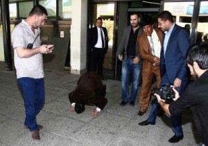 صور.. استقبال شعبي لنجم ذا فويس″ ستار سعد " ي بغداد