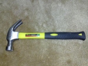 'أبو شاكوش' يظهر في لندن ويعتدي على 3 إماراتيات