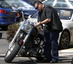 بوتين للملك: هل ترغب برحلة بالدراجة النارية؟